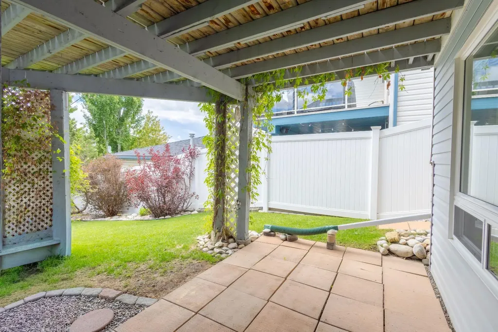 124 Tuscany Hills Park NW Calgary AB T3L 2A3