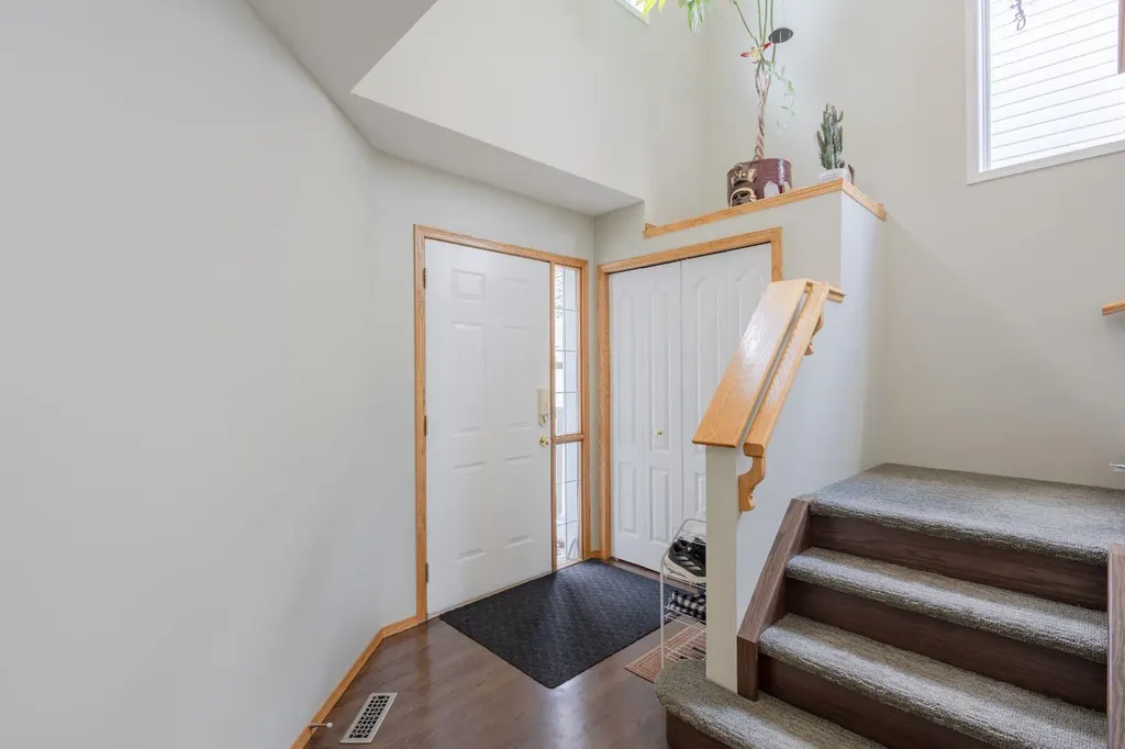 124 Tuscany Hills Park NW Calgary AB T3L 2A3