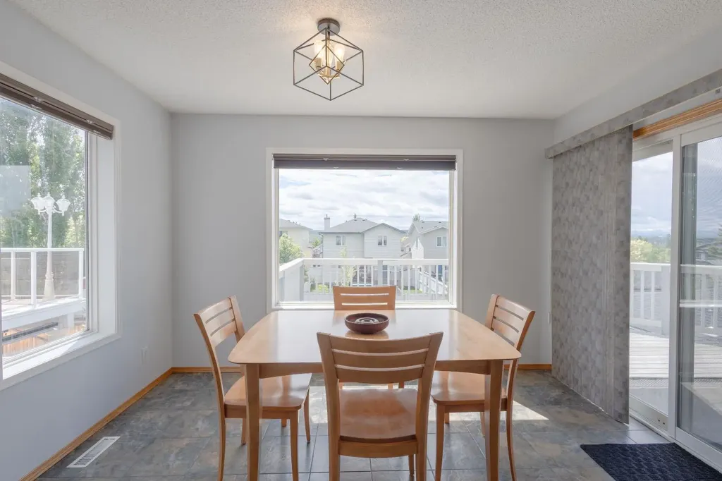 124 Tuscany Hills Park NW Calgary AB T3L 2A3