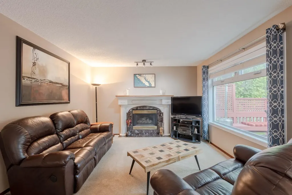 123 Tuscany Hills Park NW Calgary AB T3L 2A3