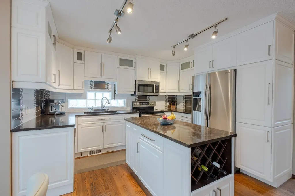 123 Tuscany Hills Park NW Calgary AB T3L 2A3