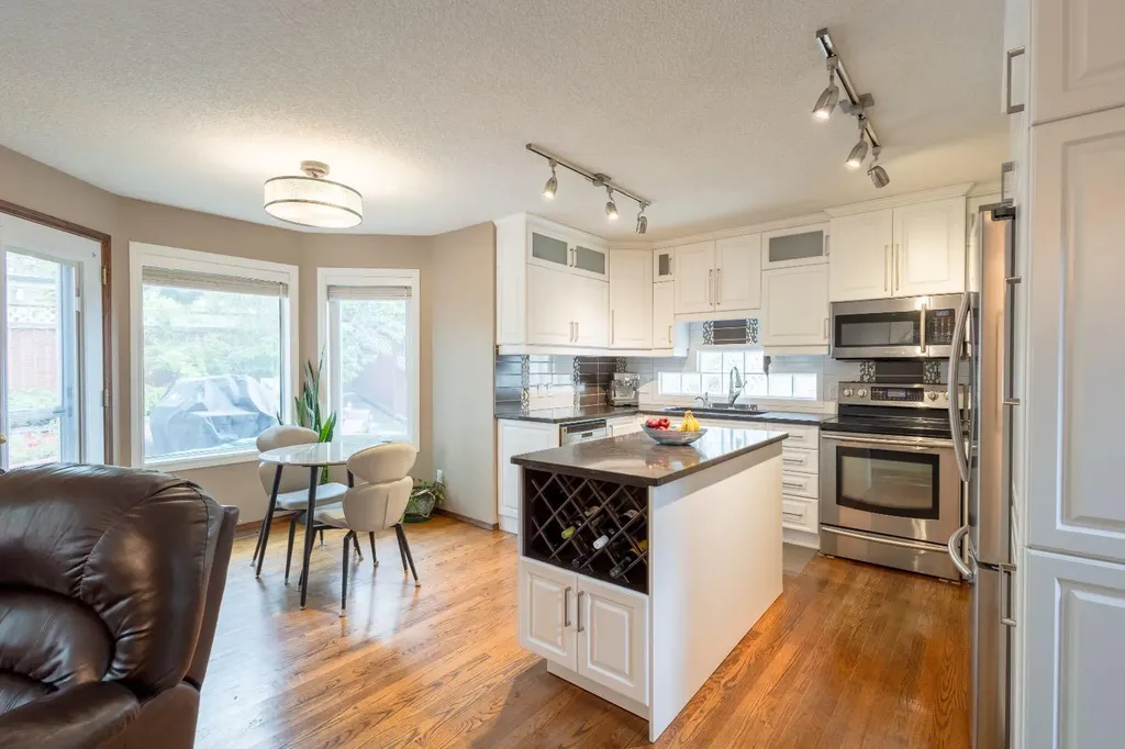 123 Tuscany Hills Park NW Calgary AB T3L 2A3