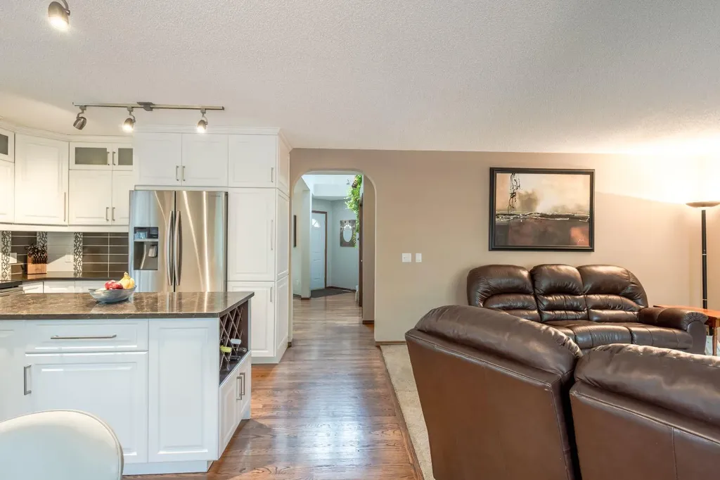 123 Tuscany Hills Park NW Calgary AB T3L 2A3