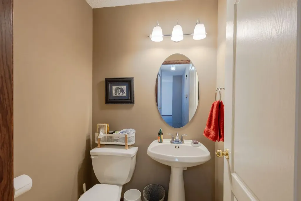 123 Tuscany Hills Park NW Calgary AB T3L 2A3
