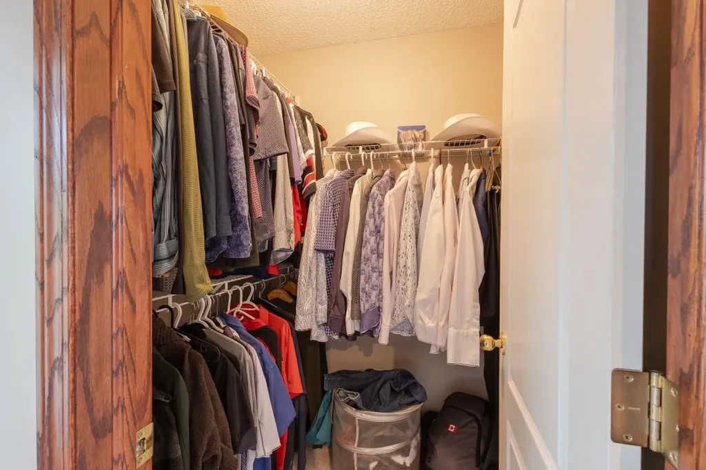 123 Tuscany Hills Park NW Calgary AB T3L 2A3