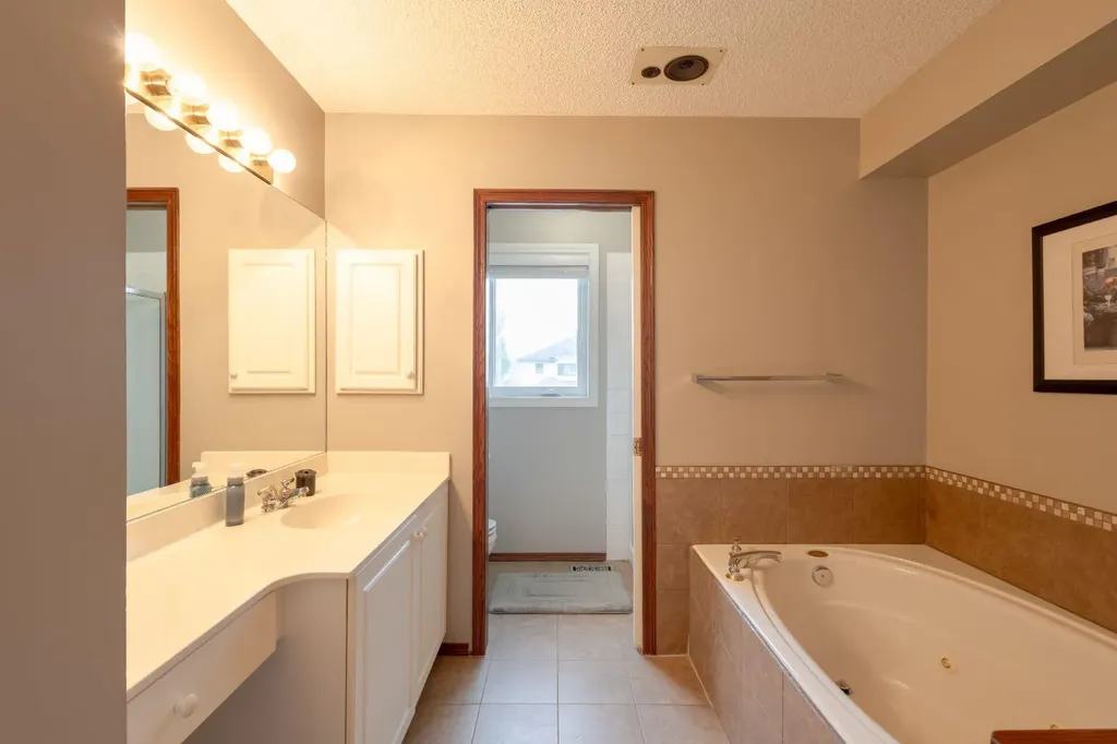 123 Tuscany Hills Park NW Calgary AB T3L 2A3