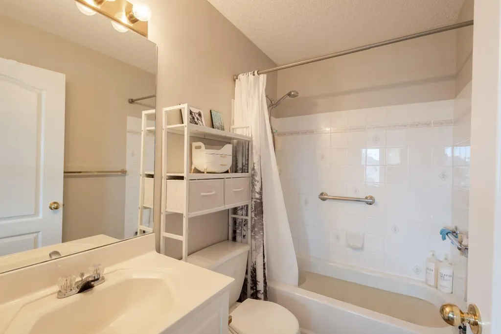 123 Tuscany Hills Park NW Calgary AB T3L 2A3