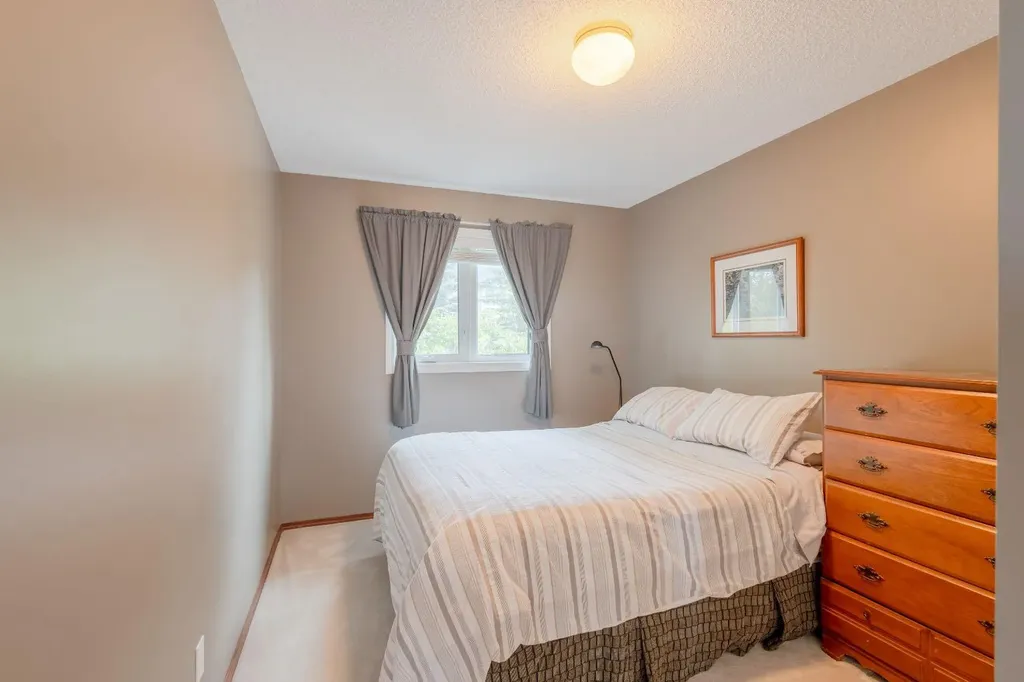 123 Tuscany Hills Park NW Calgary AB T3L 2A3