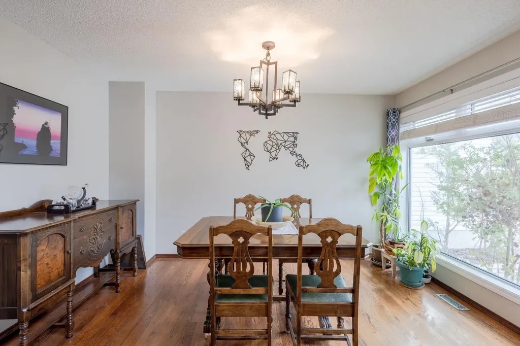 123 Tuscany Hills Park NW Calgary AB T3L 2A3