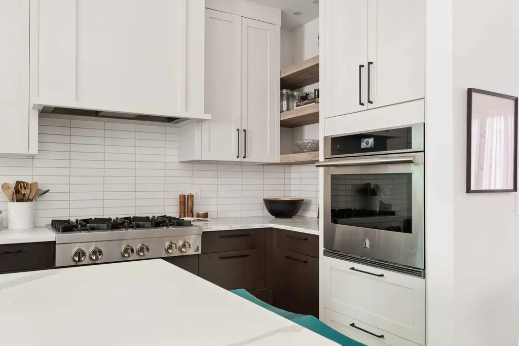 4114 18 Street SW Calgary AB T2T 4V7