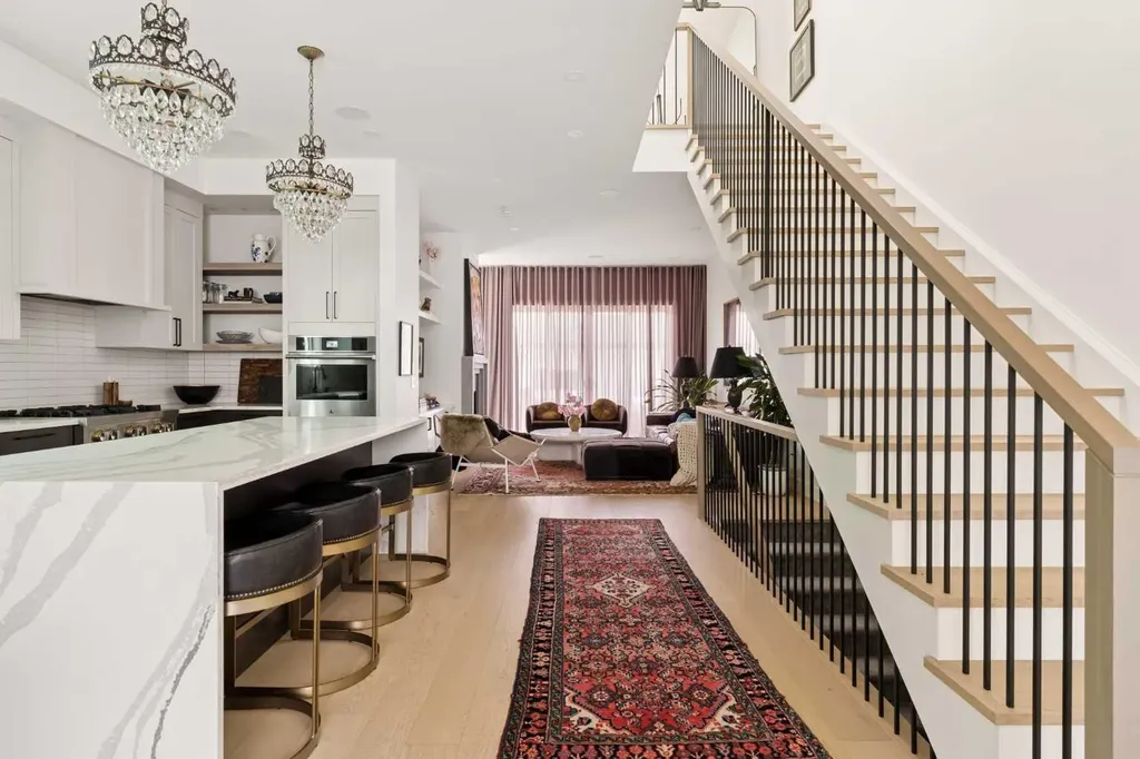 4114 18 Street SW Calgary AB T2T 4V7
