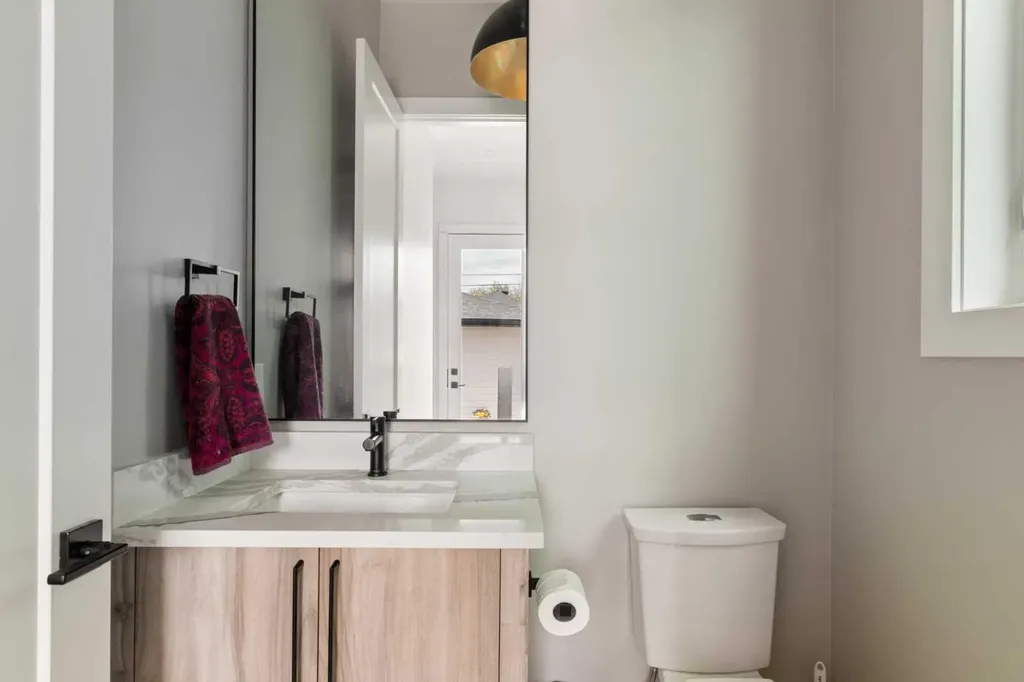4114 18 Street SW Calgary AB T2T 4V7