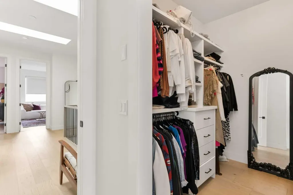 4114 18 Street SW Calgary AB T2T 4V7