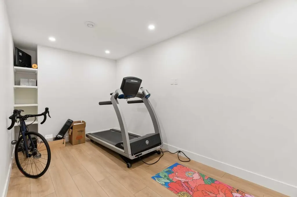 4114 18 Street SW Calgary AB T2T 4V7