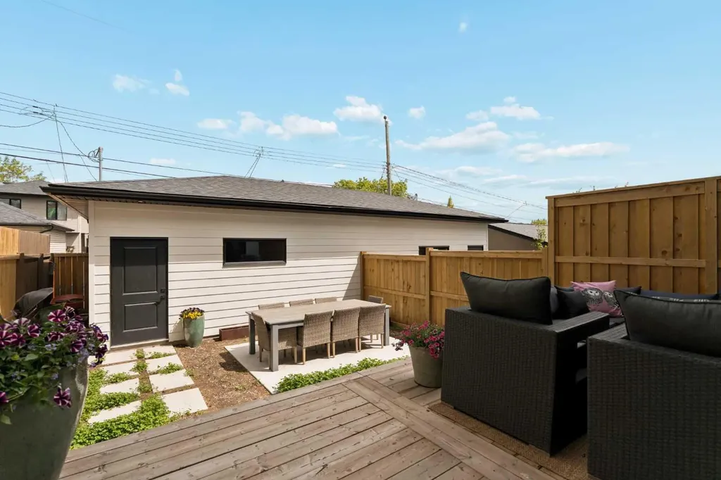 4114 18 Street SW Calgary AB T2T 4V7