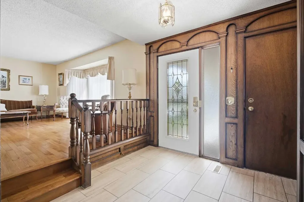 228 Norfolk Road NW Calgary AB T2K 5P7