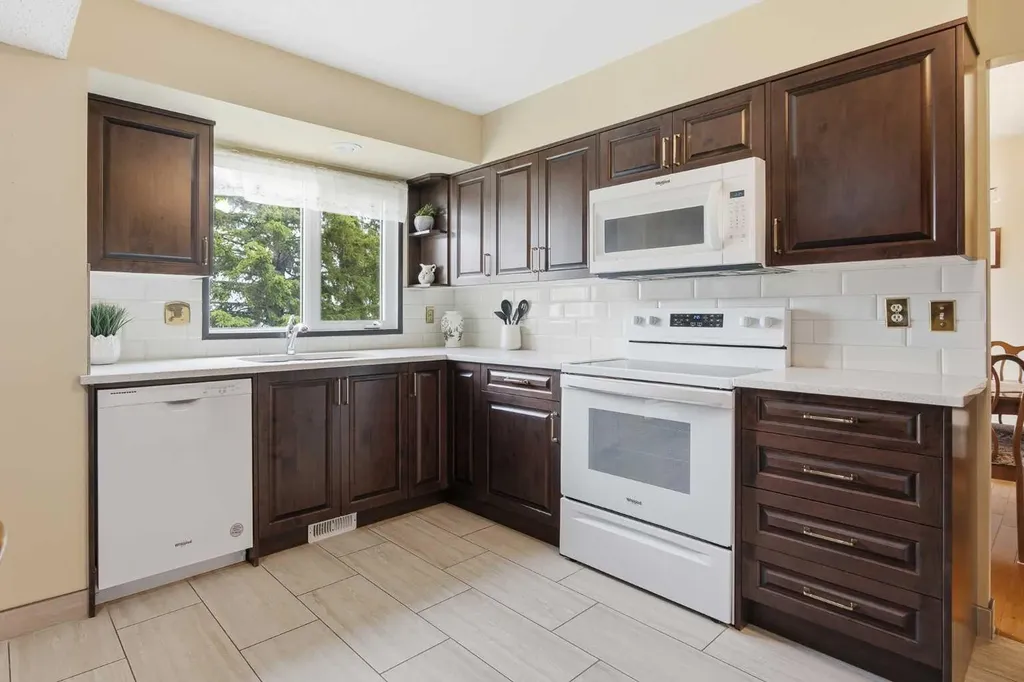 228 Norfolk Road NW Calgary AB T2K 5P7