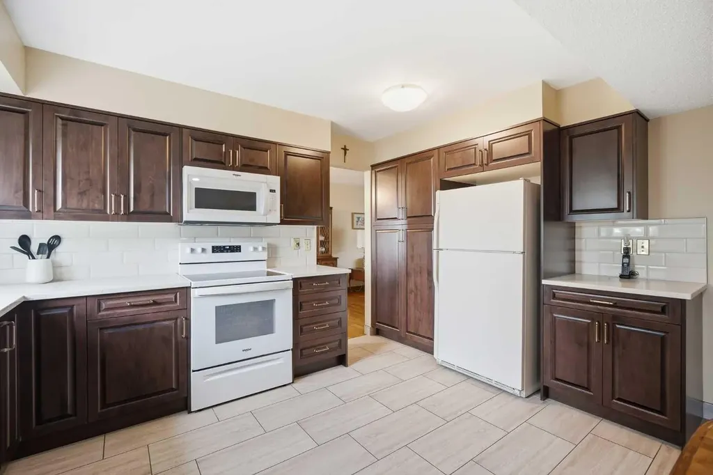 228 Norfolk Road NW Calgary AB T2K 5P7