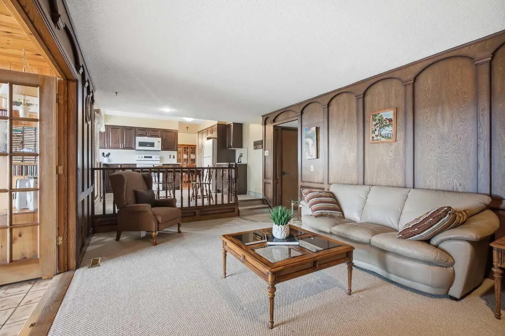 228 Norfolk Road NW Calgary AB T2K 5P7
