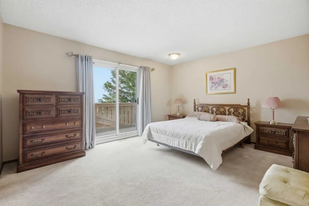 228 Norfolk Road NW Calgary AB T2K 5P7