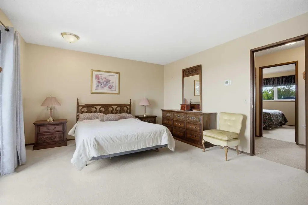 228 Norfolk Road NW Calgary AB T2K 5P7