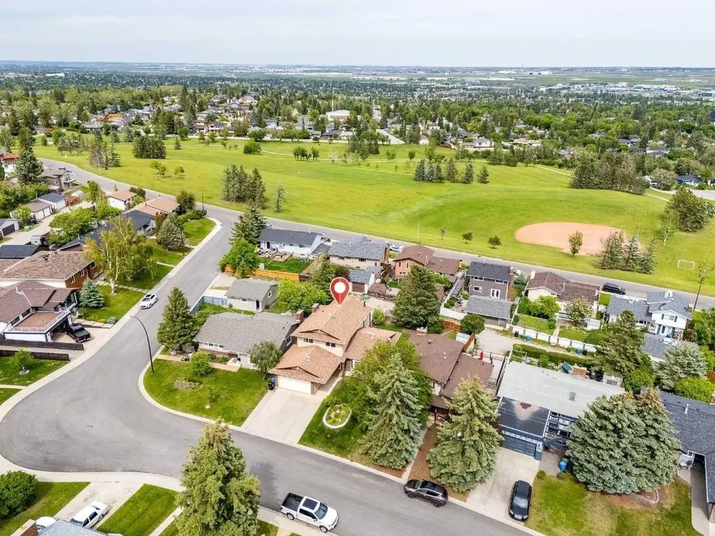 228 Norfolk Road NW Calgary AB T2K 5P7