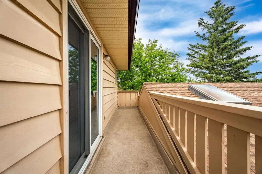 228 Norfolk Road NW Calgary AB T2K 5P7
