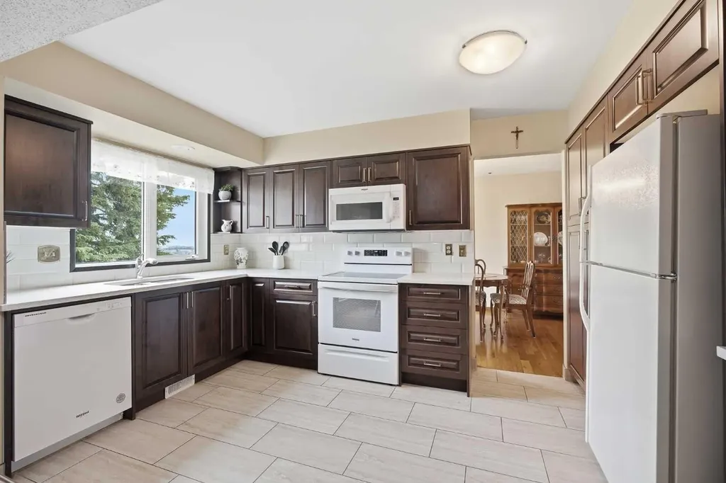 228 Norfolk Road NW Calgary AB T2K 5P7