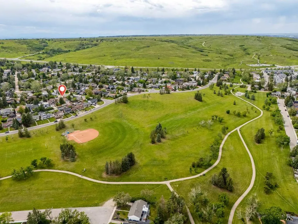 228 Norfolk Road NW Calgary AB T2K 5P7