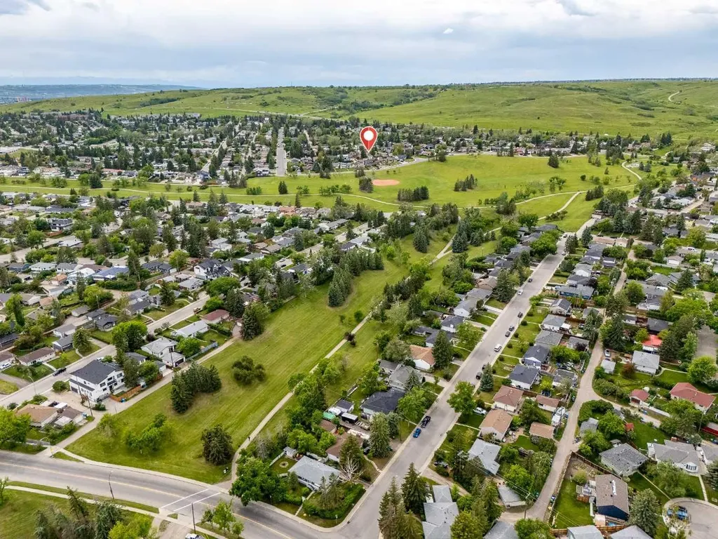 228 Norfolk Road NW Calgary AB T2K 5P7