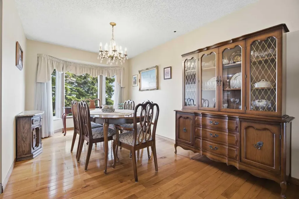 228 Norfolk Road NW Calgary AB T2K 5P7