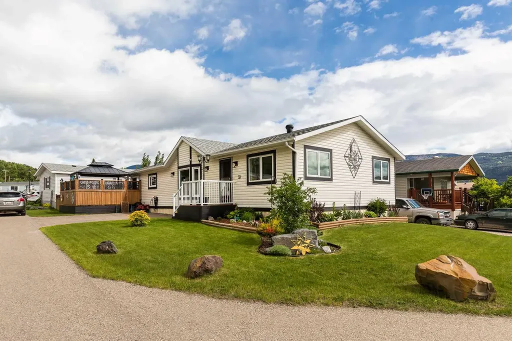 801 232 Street Hillcrest AB T0K 1C0