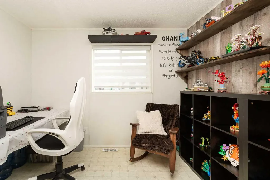 801 232 Street Hillcrest AB T0K 1C0