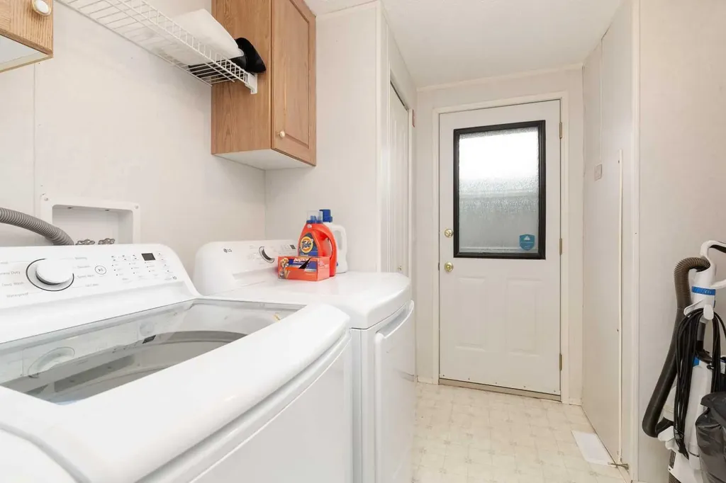 801 232 Street Hillcrest AB T0K 1C0