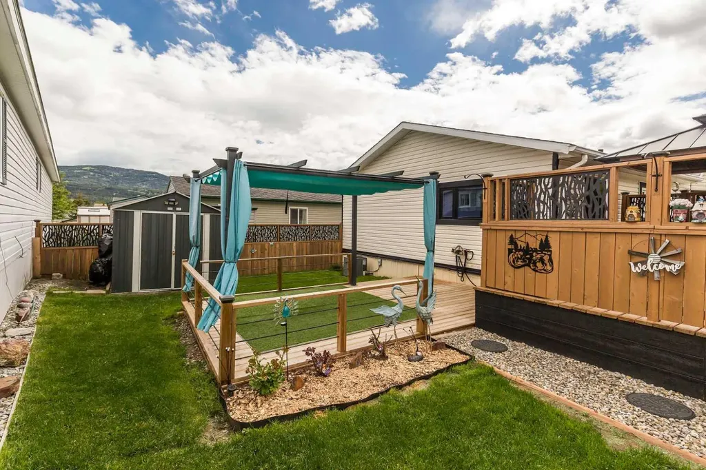 801 232 Street Hillcrest AB T0K 1C0