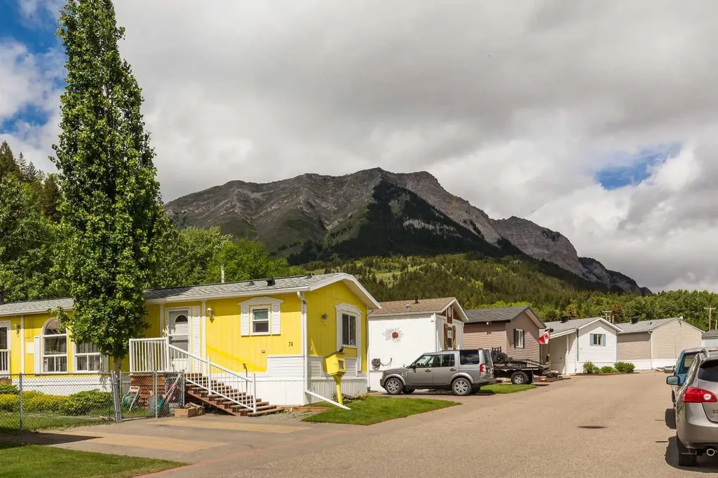 801 232 Street Hillcrest AB T0K 1C0