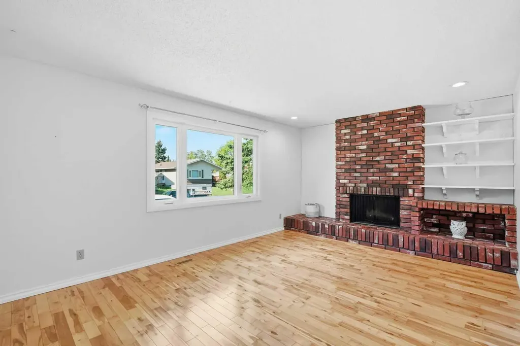 6119 Blackthorn Crescent NE Calgary AB T2K 3X5