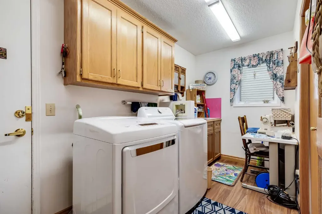 44 Valley Meadow Close NW Calgary AB T3B 5M1