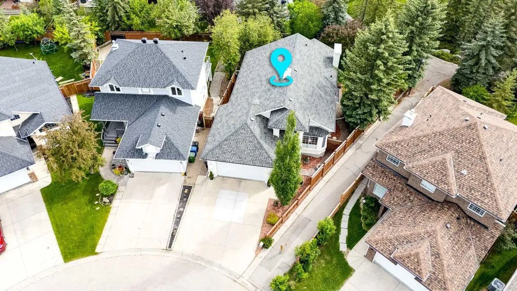 44 Valley Meadow Close NW Calgary AB T3B 5M1
