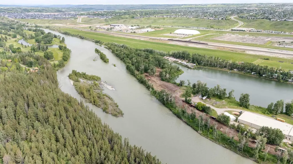 44 Valley Meadow Close NW Calgary AB T3B 5M1