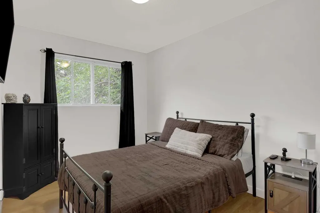 9631 85 Avenue Grande Prairie AB T8V 3K4