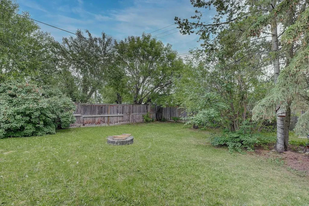 9631 85 Avenue Grande Prairie AB T8V 3K4