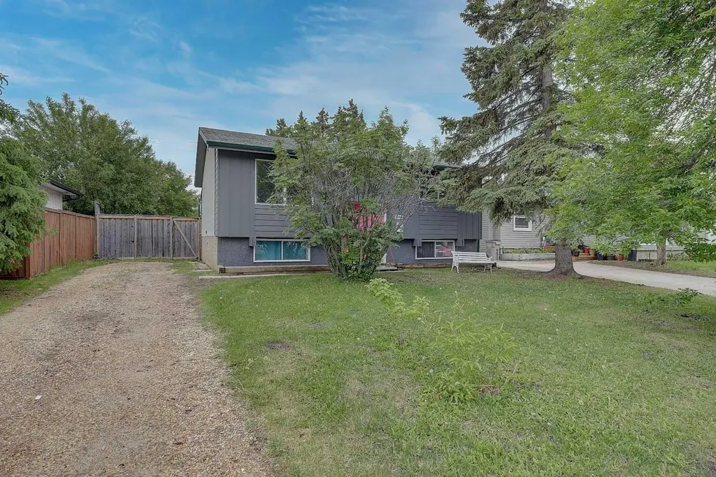 9631 85 Avenue Grande Prairie AB T8V 3K4