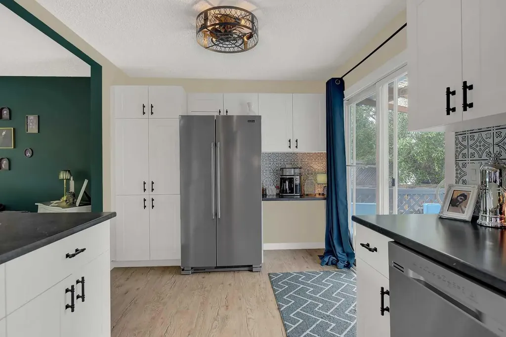 9631 85 Avenue Grande Prairie AB T8V 3K4
