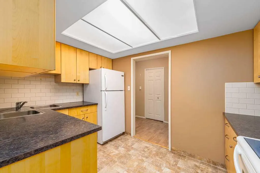 3730 50 Street NW Calgary AB T3A 2V9