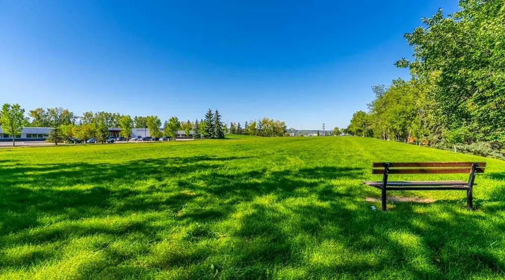 3730 50 Street NW Calgary AB T3A 2V9