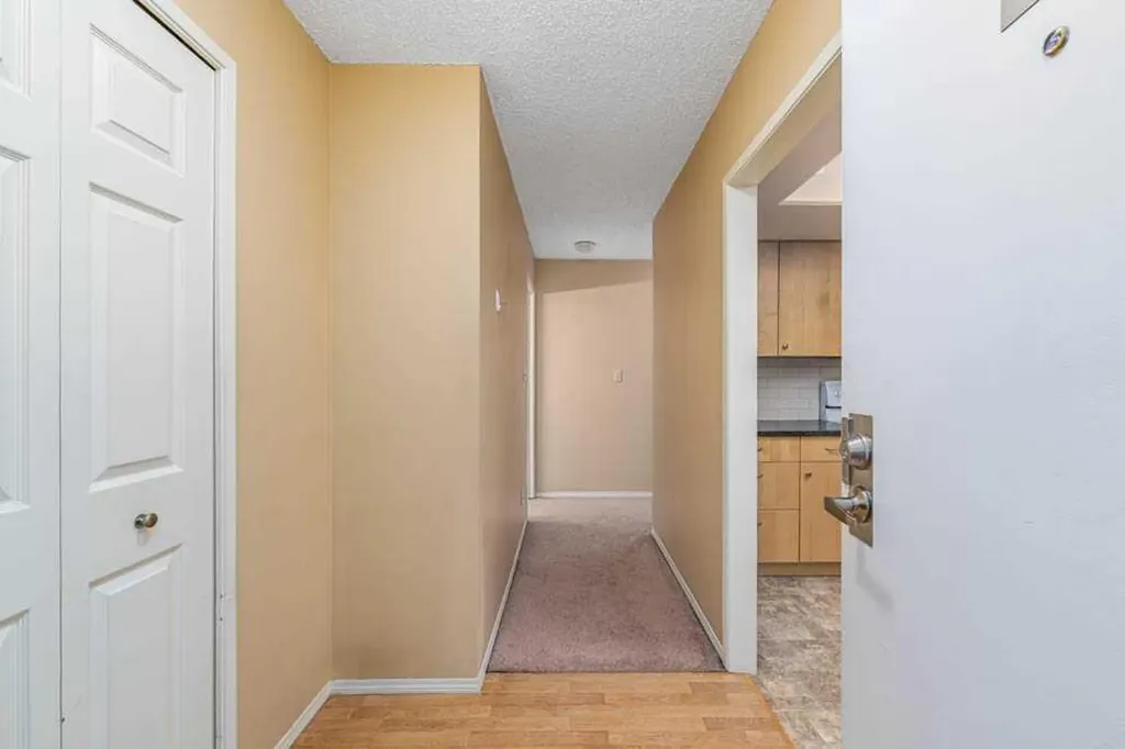3730 50 Street NW Calgary AB T3A 2V9
