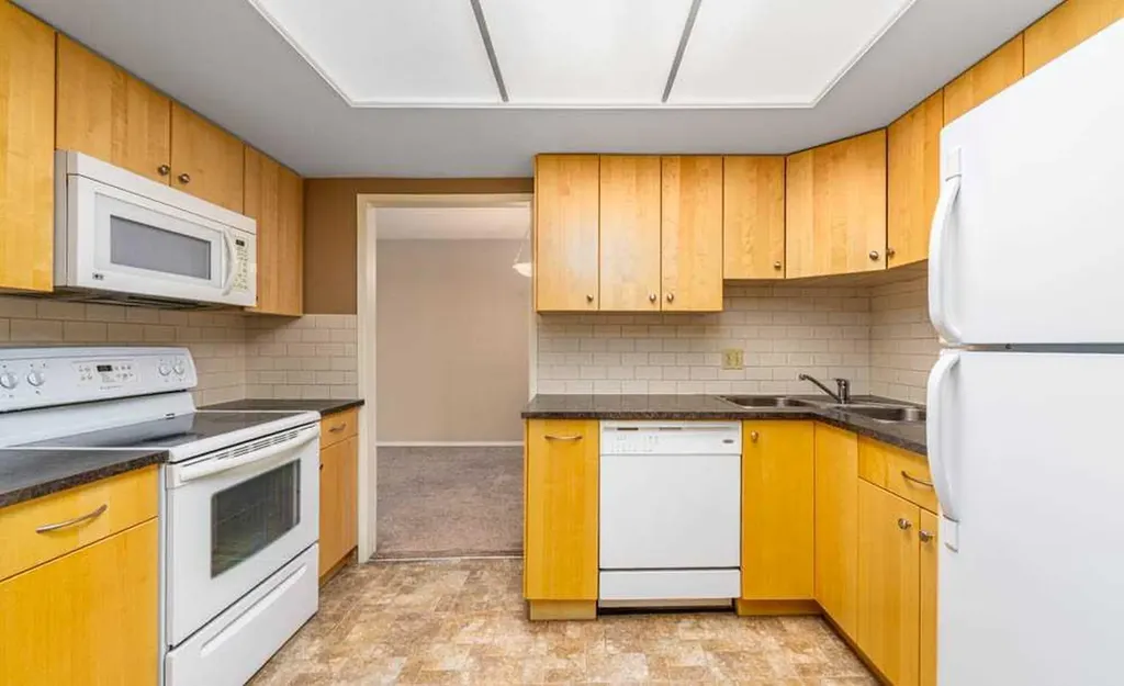 3730 50 Street NW Calgary AB T3A 2V9