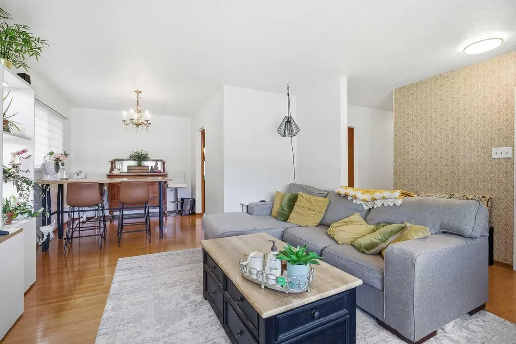 9020 Fairmount Drive SE Calgary AB T2H 0Z5