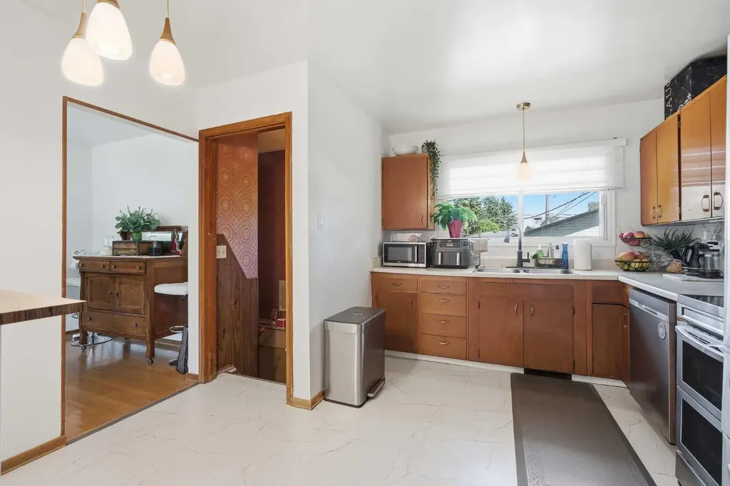 9020 Fairmount Drive SE Calgary AB T2H 0Z5